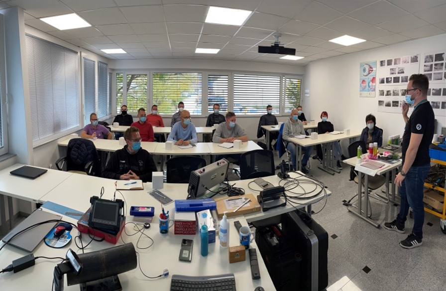 Laboratorijske vaje magistrskih študentov v podjetjih Gazela d.o.o. in Q Techna d.o.o.